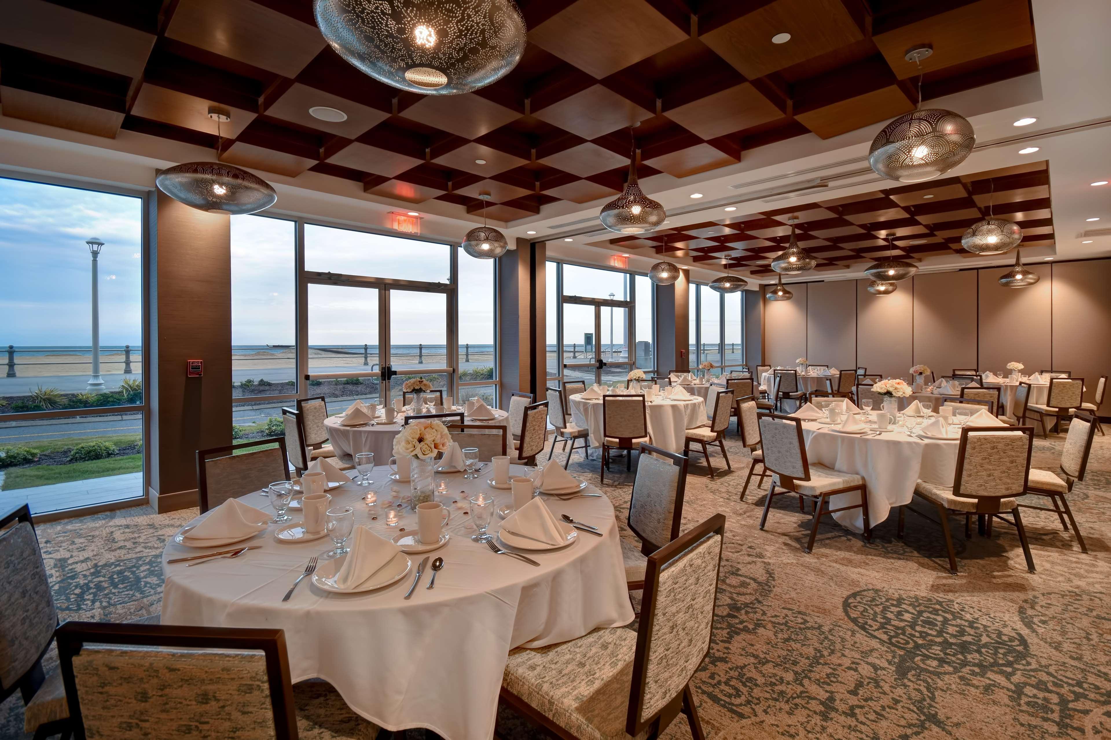 Doubletree By Hilton Oceanfront Вирджиния-Бич Экстерьер фото